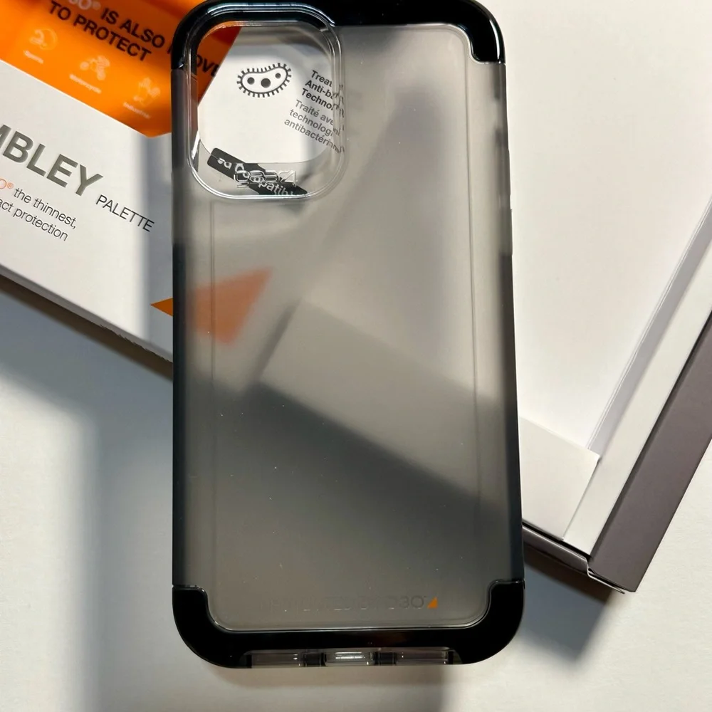 Gear4 Wembley for iPhone 12 / 12 Pro